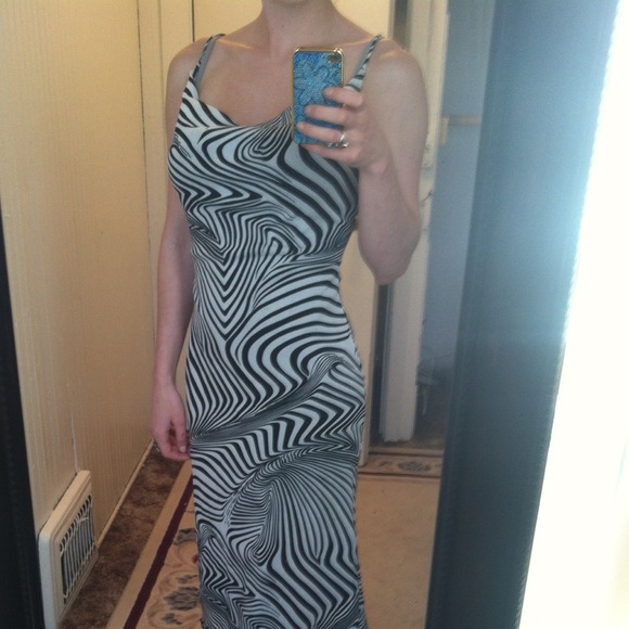 Psychedelic black and white dress