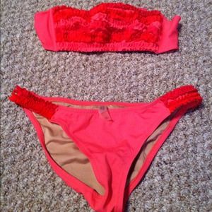 NWOT Victorias Secret bikini - small - pink