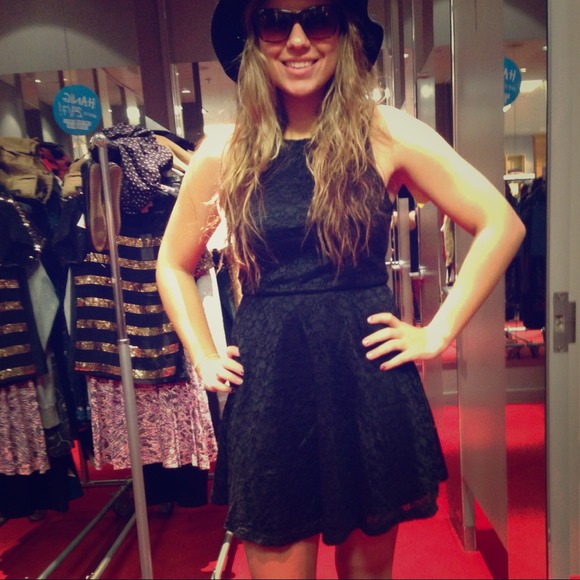 ❌SOLD❌Little black dress (: