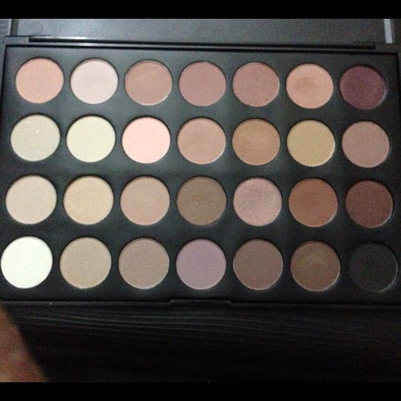 ❌SOLD❌ Coastal Scents neutral palette
