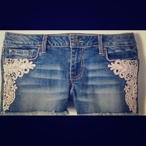 Lace trim shorts