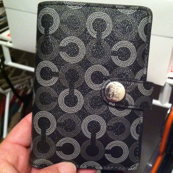 Reserved for @jazzyjaxx Coach wallet bundle