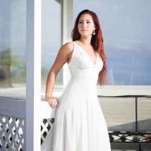 💢RESERVED💢 Long White Dress that Flows.