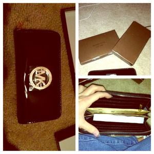 Michael kors wallets will do less on PayPal