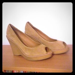 Suede tan wedge shoes