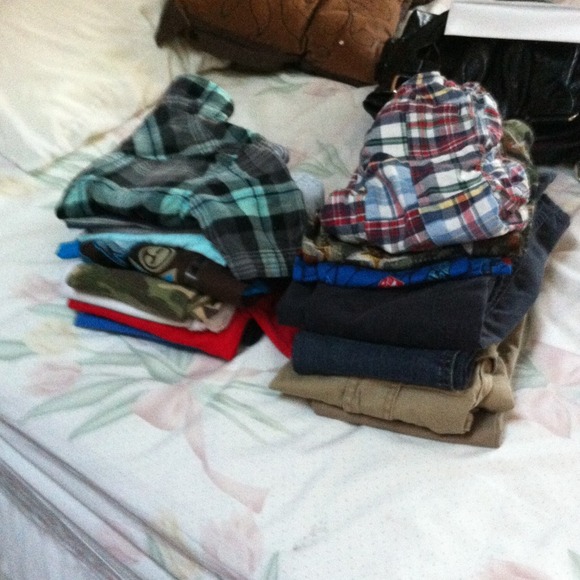 Bundle of kids clothes in great condition