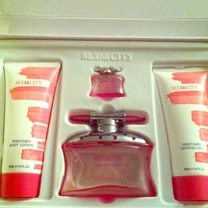 Sex in the city🌃 love prefume,lotion,& shower gel