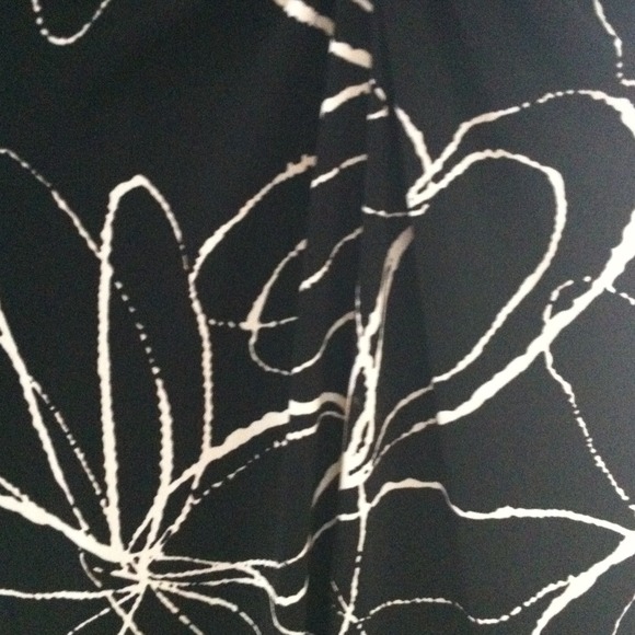 Black dress - Picture 2 of 3