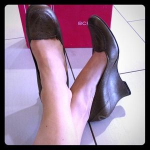 Bundle! BCBG wedges "vanda"