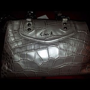 100% AUTHENTIC BRAND NEW COACH BAG!