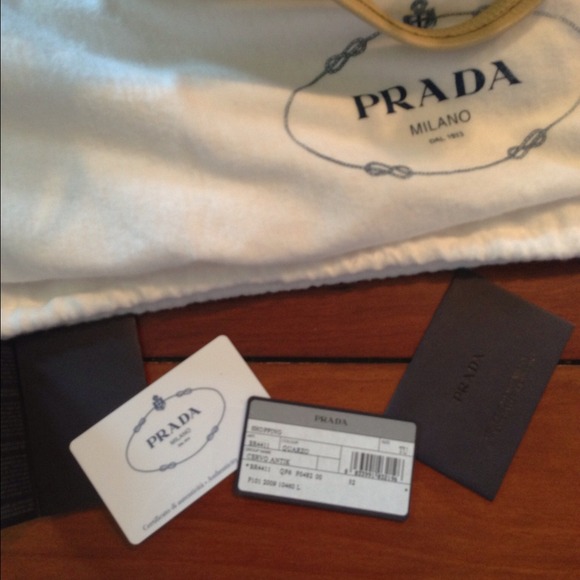 ❌Sold❌Authentic Prada Handbag - Picture 3 of 4