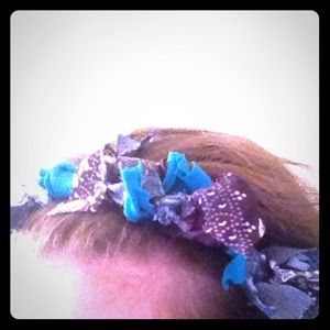 teathered cloth headband