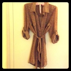 🔻Reduced🔻Forever21+ Sheer button up blouse