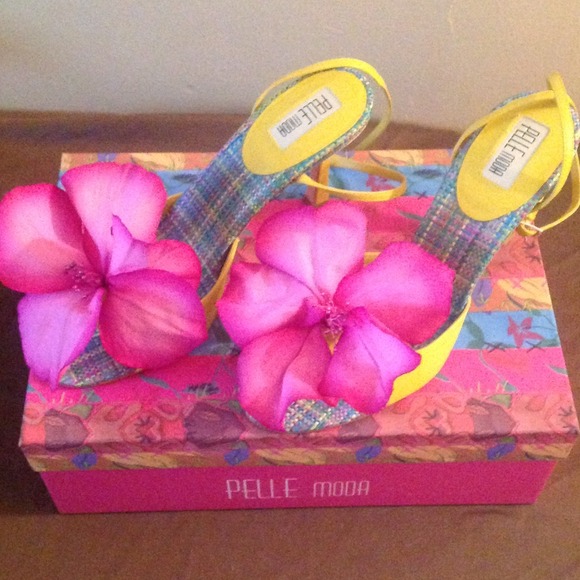 Flower toe heels!