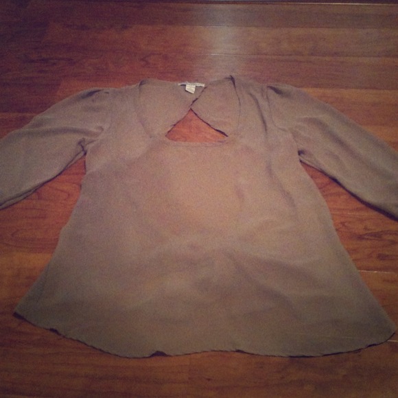 🚨TRADED🚨Nude open back blouse