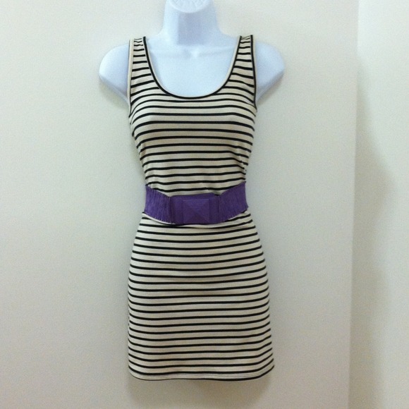 Boutique Dresses & Skirts - Super cute racerback Striped dress