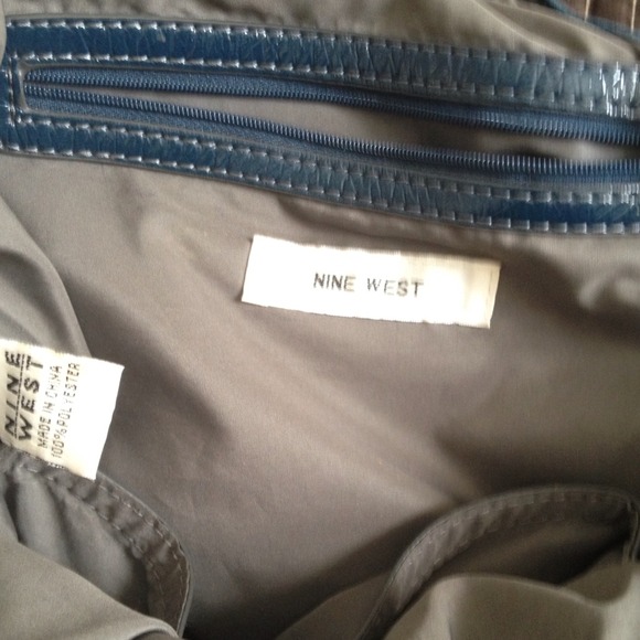 Nine West drawstring hobo handbag - Picture 3 of 3