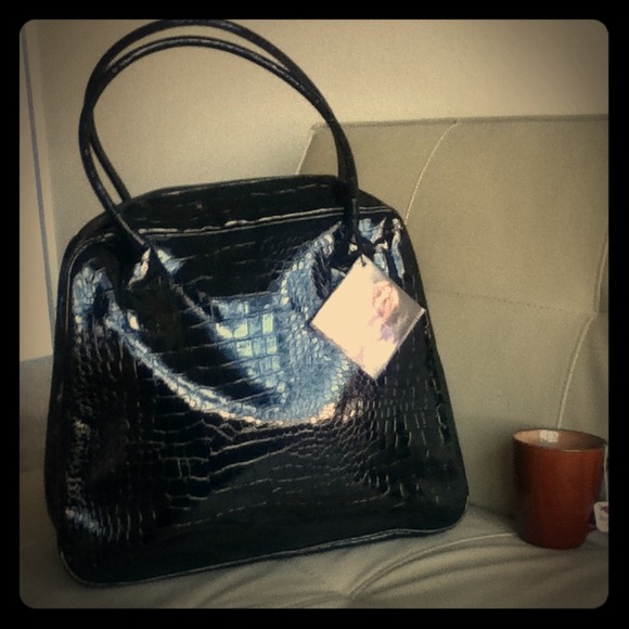 Beyonce black faux snake leather hand bag
