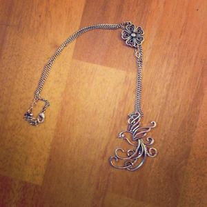 Dove necklace (silver colored)