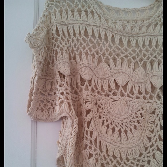 SOLD!! ⛔ Crochet knit cute top, rounded hems - Picture 2 of 4