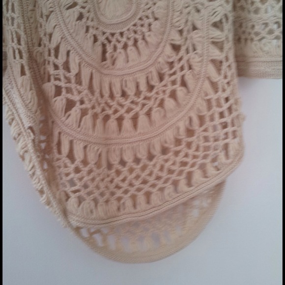 SOLD!! ⛔ Crochet knit cute top, rounded hems - Picture 3 of 4