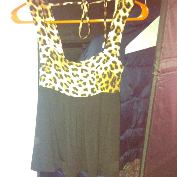 Beautiful guess top