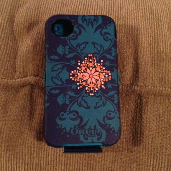 Otter Box Accessories - RESERVED  for @micbun🎀blue/teal Def Otter Box🎀