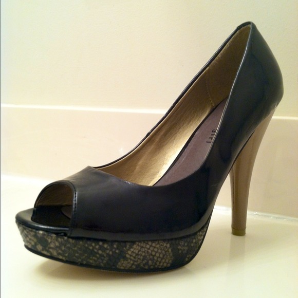 Madden Girl by Steve Madden Olicia Platform Pump - Picture 1 of 3
