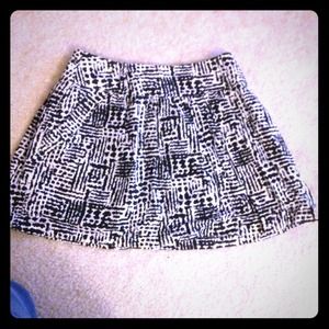 Fun flirty black and white skirt!