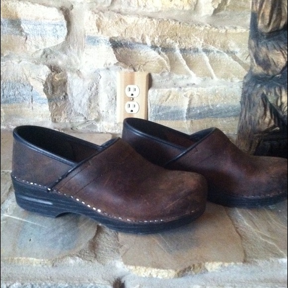 Dansko Clogs size 40 (10)