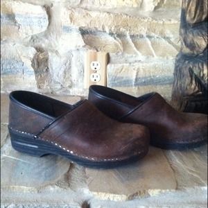 Dansko Clogs size 40 (10)
