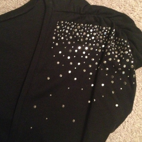 🚫🚫SOLD🚫🚫Black studded top by Express - Picture 2 of 3