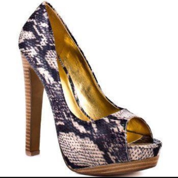 Charles by Charles David "Heiress" Pump - Picture 2 of 2