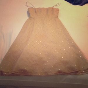 "Jessica Howard" Gold Sparkle Formal Dress.