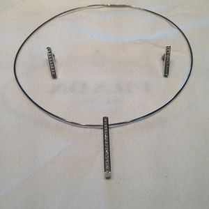 👇REDUCED👇B.tiff set of necklace and earrings