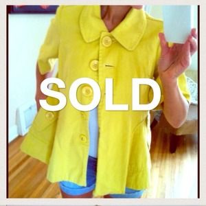 SOLD: 🎉Host Pick🎉1/10 Cute Yellow Jacket