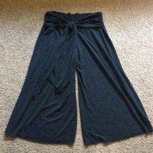 ⛔SOLD Old Navy Black Flowy Pants