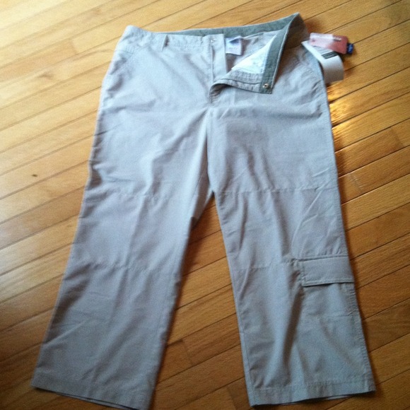 Columbia Kaki Capris