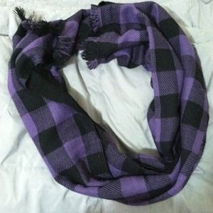 Priced2Sell 💸REDUCED💸 H&M Plaid Shawl/Scarf