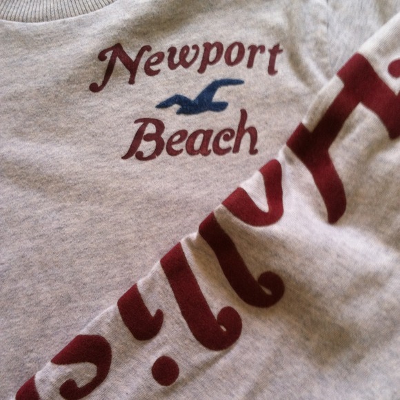 Hollister long sleeve tee - Picture 2 of 2