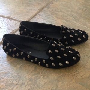 Black skull studded flats