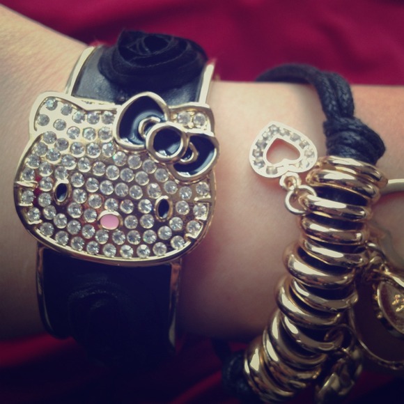 🚫Sold to mairra77 🚫hello Kitty bangle watch
