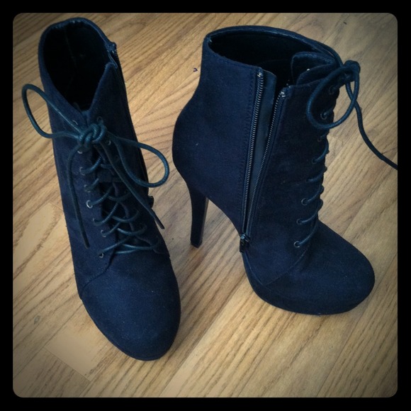 Forever 21 Boots - Black suede boots