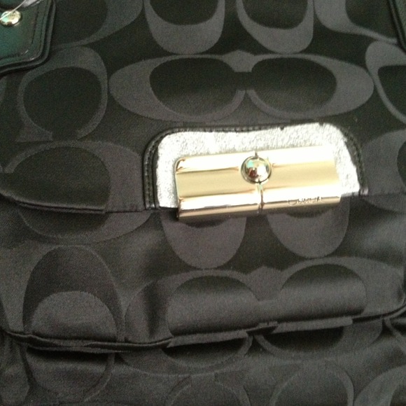 ✨SOLD✨Authentic coach Kristin signature tote - Picture 3 of 3