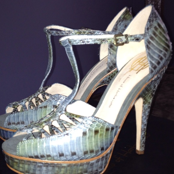 Sold* House of Harlow platform 9.5