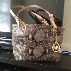 Authentic Michael KORS handbag