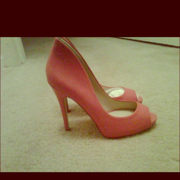 Open toe pumps