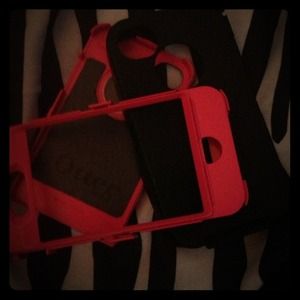 Pink and Black IPhone 4/4S Otter Box
