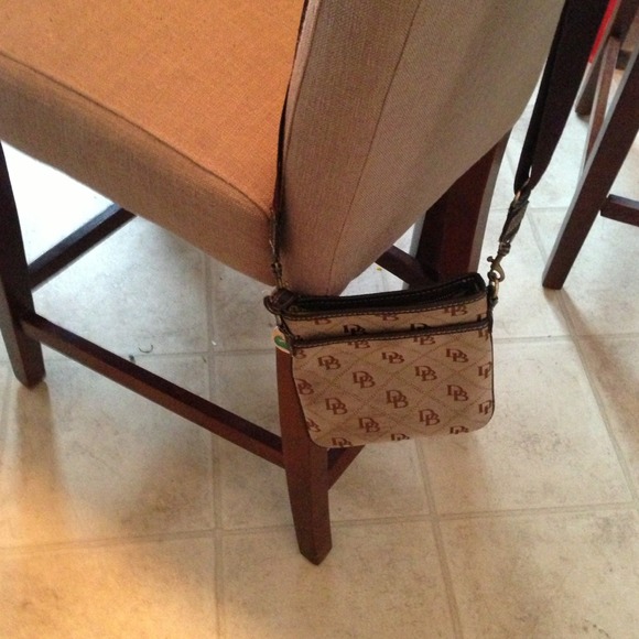 Douney and Bourke cross body - Picture 4 of 4