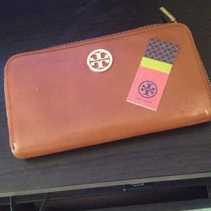 ❌SOLD❌Authentic Tori Burch wallet